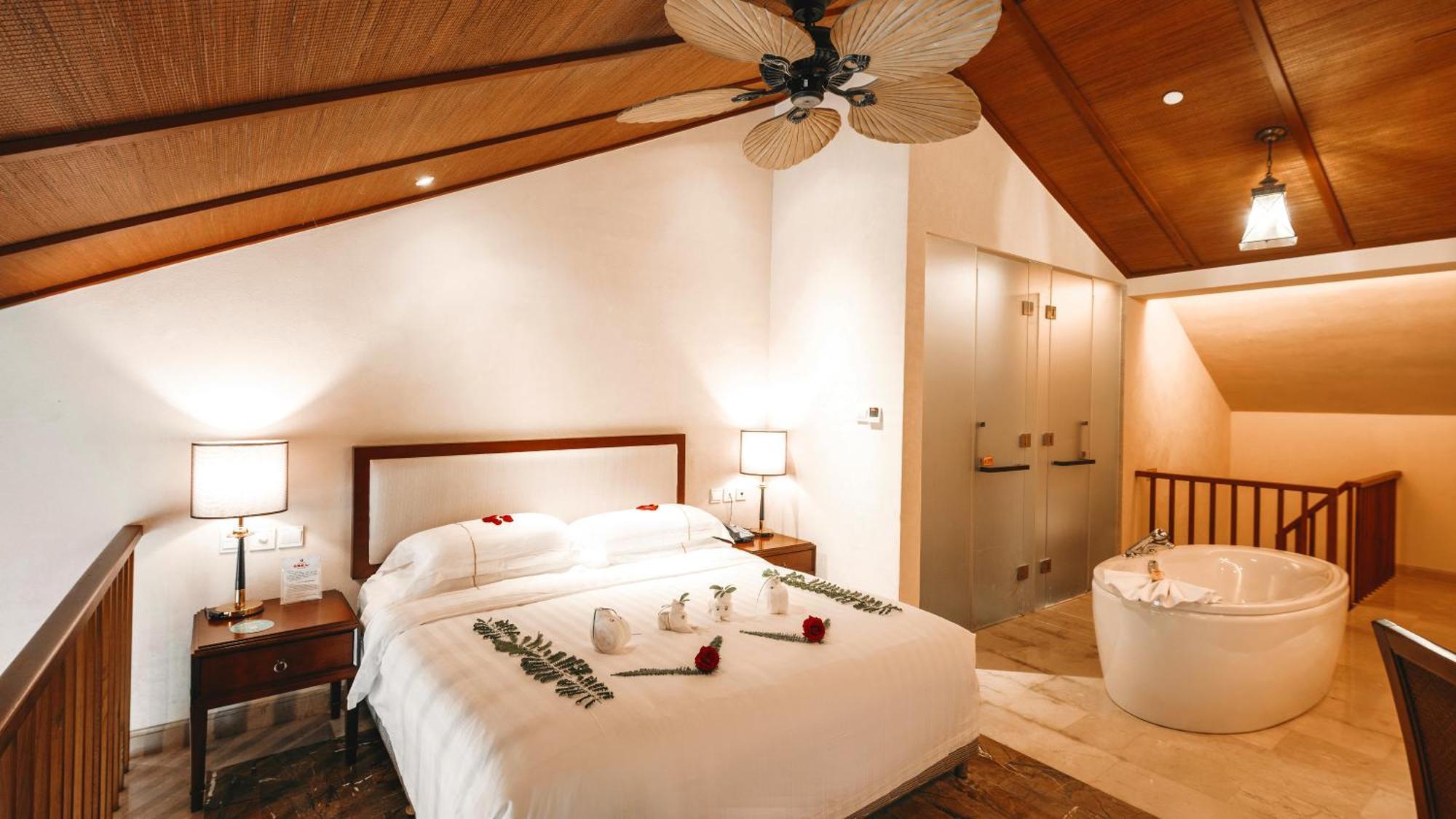 Stony Brook Villa Jianguo Resort Sanya Exterior photo